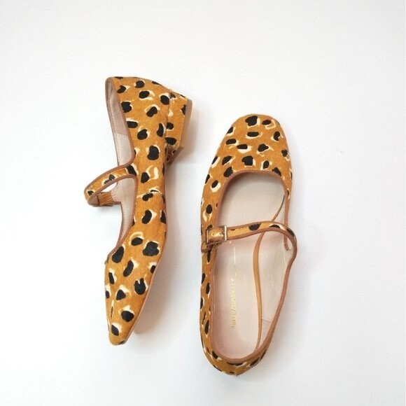 Intentionally Blank Women's Flat Shoes Leather Size 6 - Picture 1 of 12